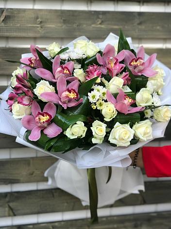 Букет цветов из: Розы и Хризантемы в Некрасовское