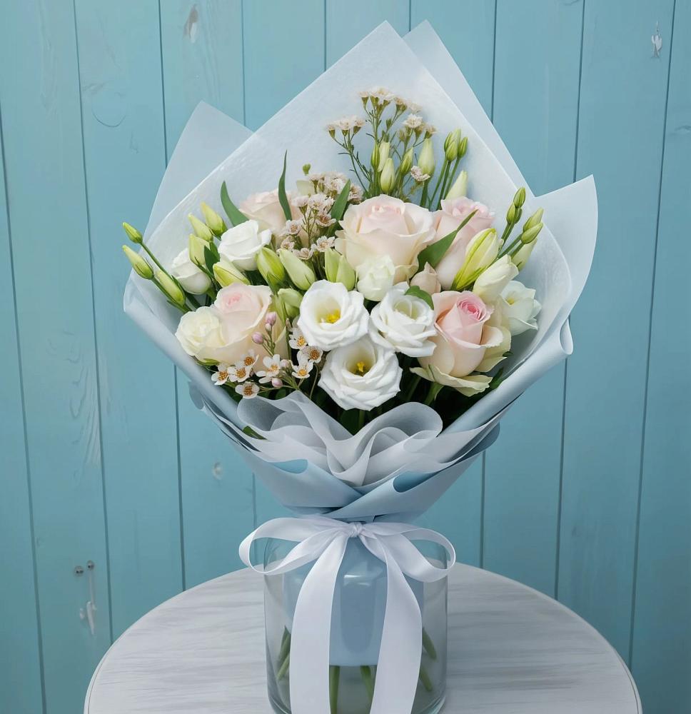 Букет цветов из: Розы и Лизиантусы в Некрасовское