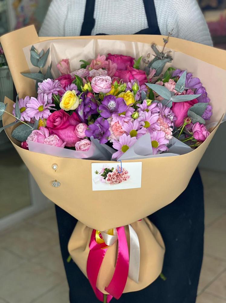 Букет цветов из: Хризантемы, Гвоздики и Альстромерии в Некрасовское