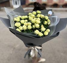 Букет Белые кустовые розы Солинеро в Некрасовское