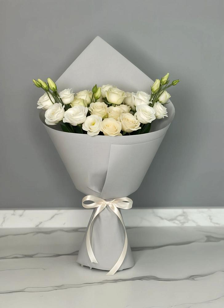 Букет цветов из: Розы и Лизиантусы в Некрасовское