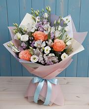 Букет цветов из:  Лизиантусы, Розы, Альстромерии и Гипсофила в Некрасовское