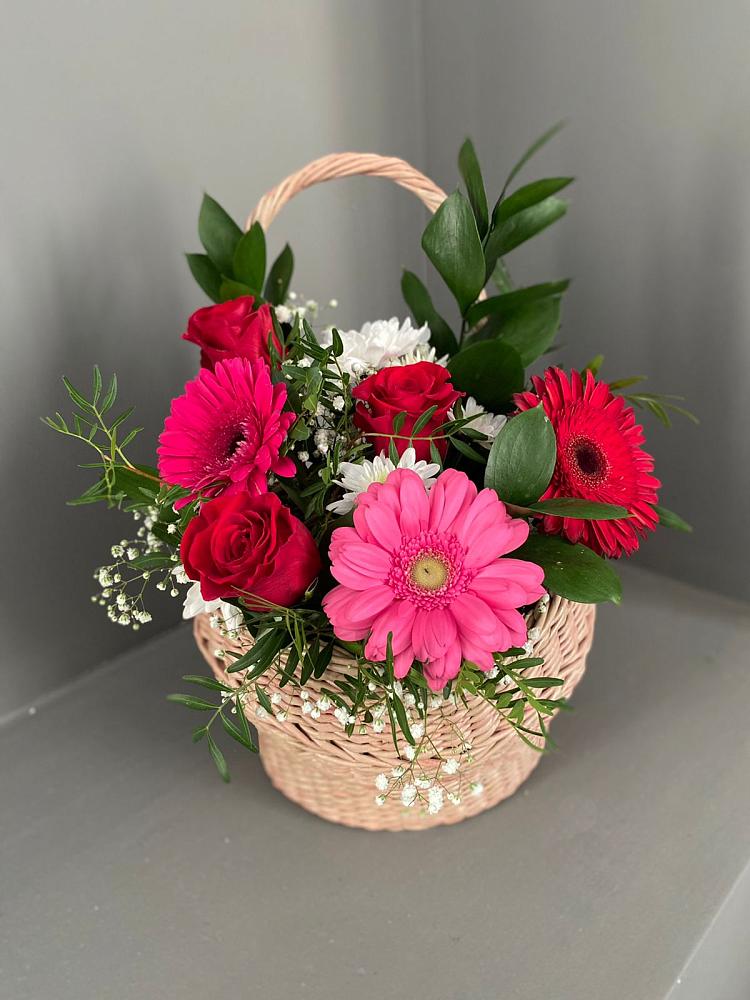 Цветочная композиция из Розы, Хризантемы и Герберы в корзине в Некрасовское