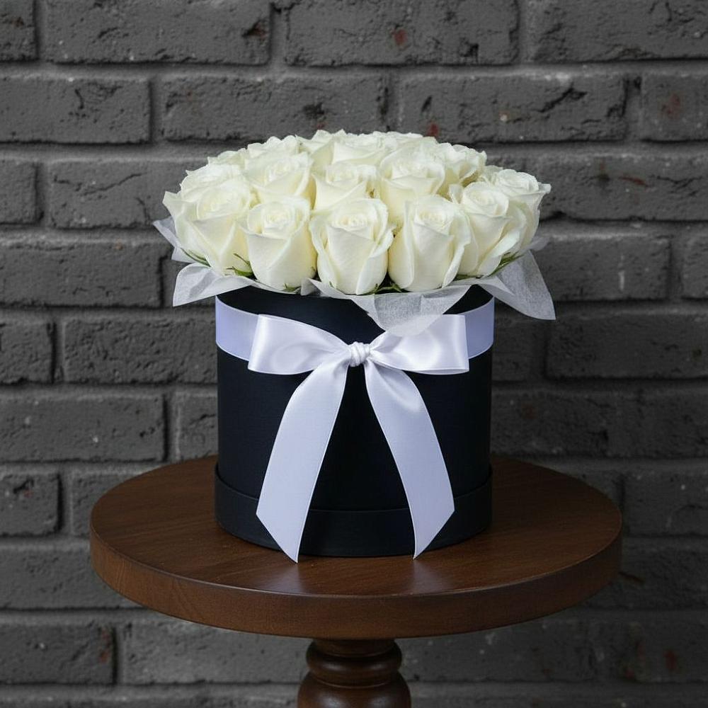 Цветочная композиция из Розы в шляпной коробке в Некрасовское