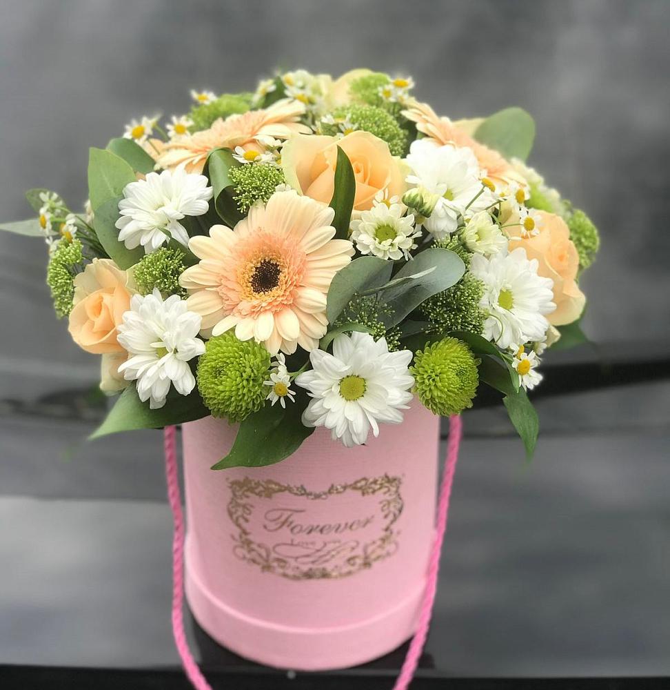 Цветочная композиция из Розы, Герберы и Хризантемы в шляпной коробке в Некрасовское