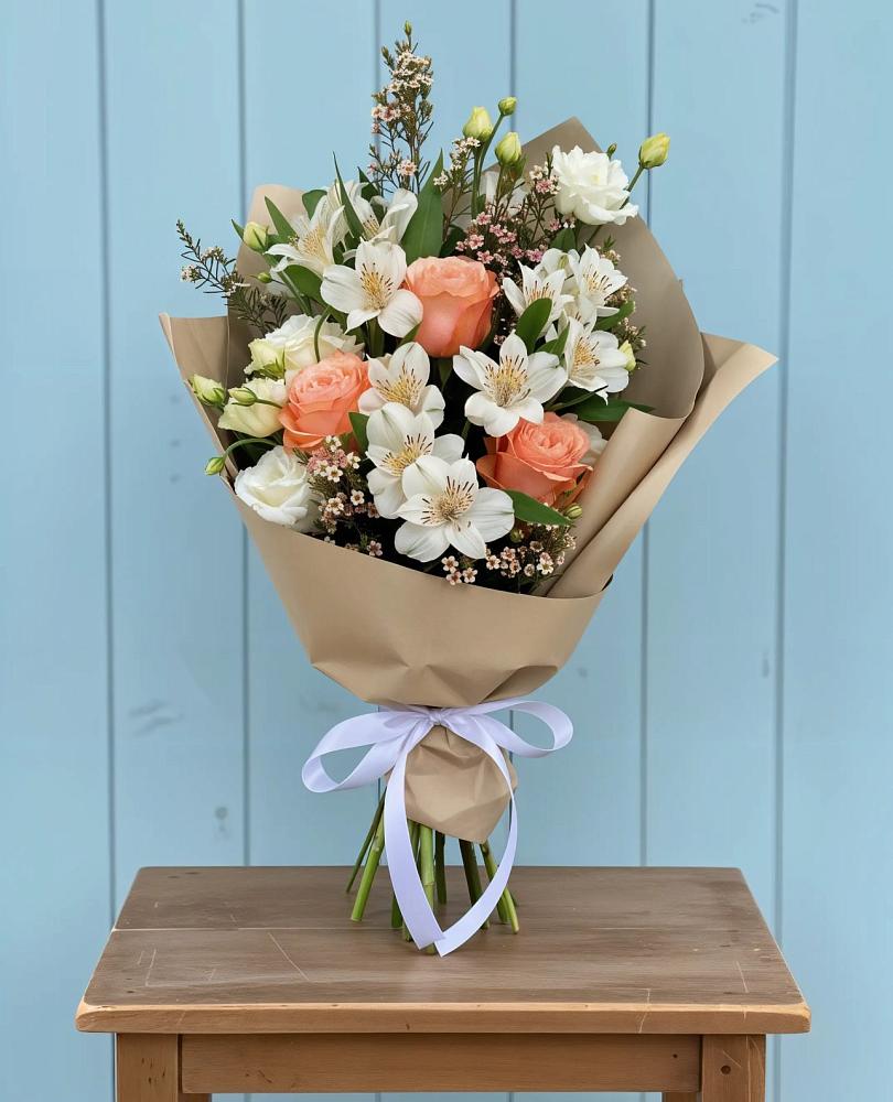 Букет цветов из: Альстромерии, Лизиантусы, Розы и Хризантемы в Некрасовское